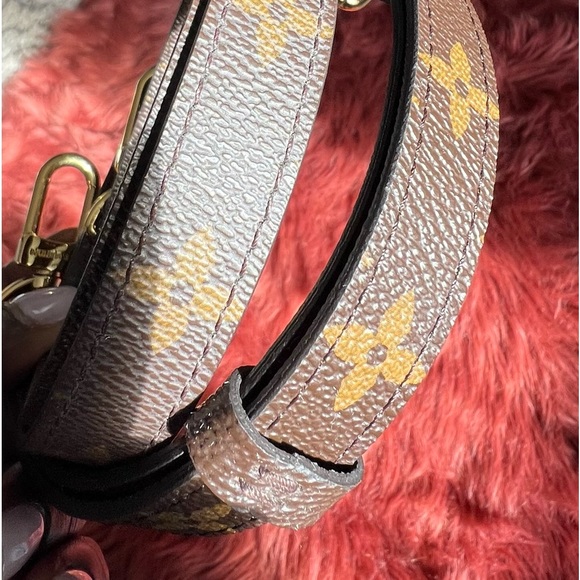 Authentic Louis Vuitton Pochette Metis Monogram Canvas - Picture 15 of 16